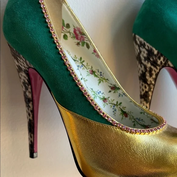 Gucci Emerald and Gold Heels w/ Rhinestone - Picture 2 of 7